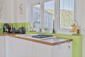 Kitchen- click for photo gallery